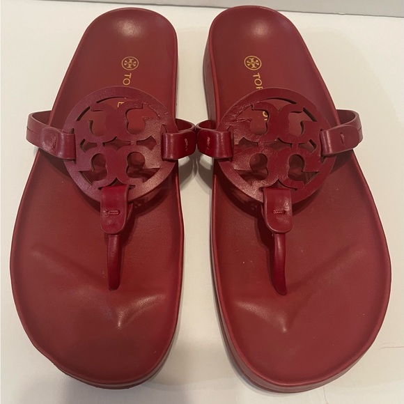New Tory Burch Miller Cloud Red Leather Thong Sandals Size 9.5 🎁🎈 - Picture 2 of 10